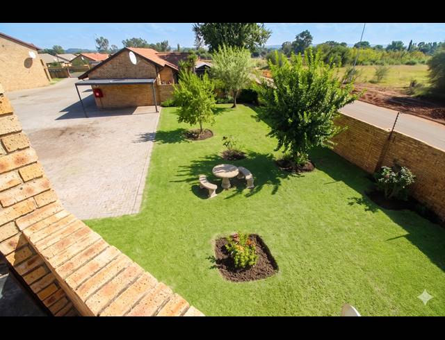 2 BEDROOM TOWNHOUSE FOR SALE IN RIVERSDALE